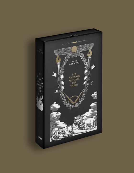 Coberta de Los arcanos mayores del tarot, de Nina Bunjevac