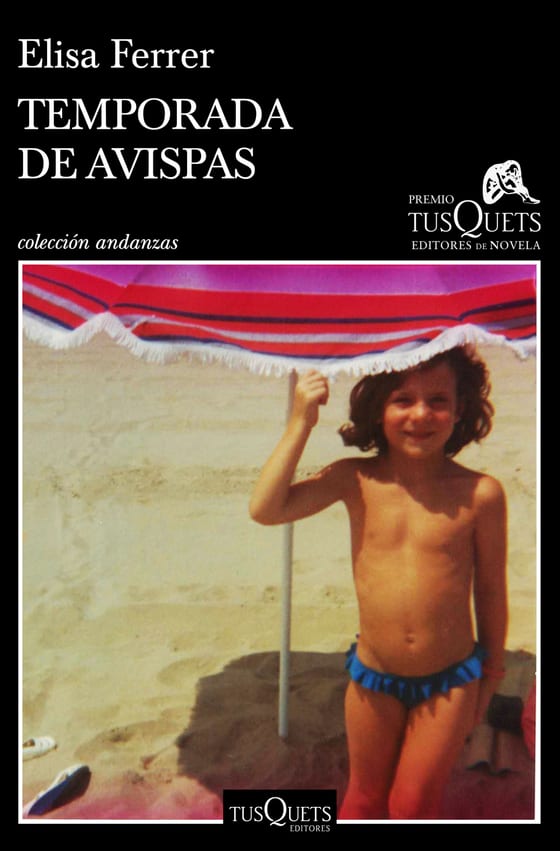 Portada de Temporada de avispas, de Elisa Ferrer