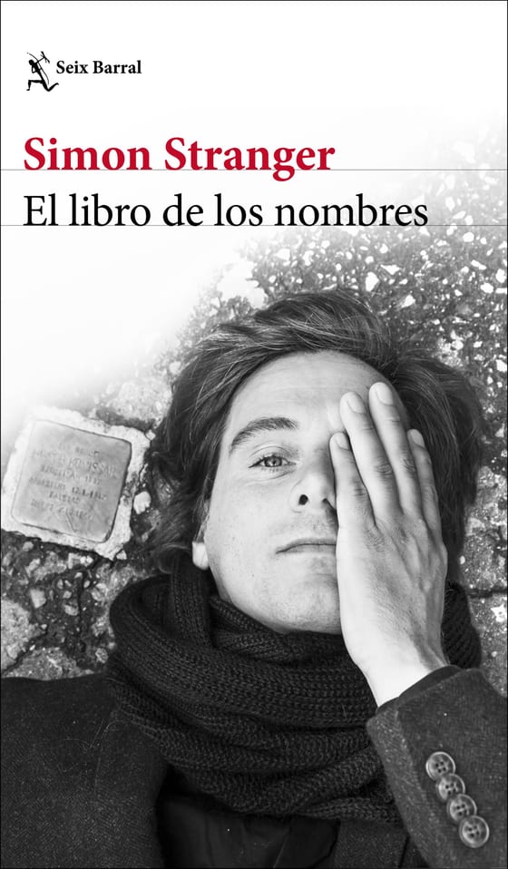 Portada de El libro de los nombres, de Simon Stranger